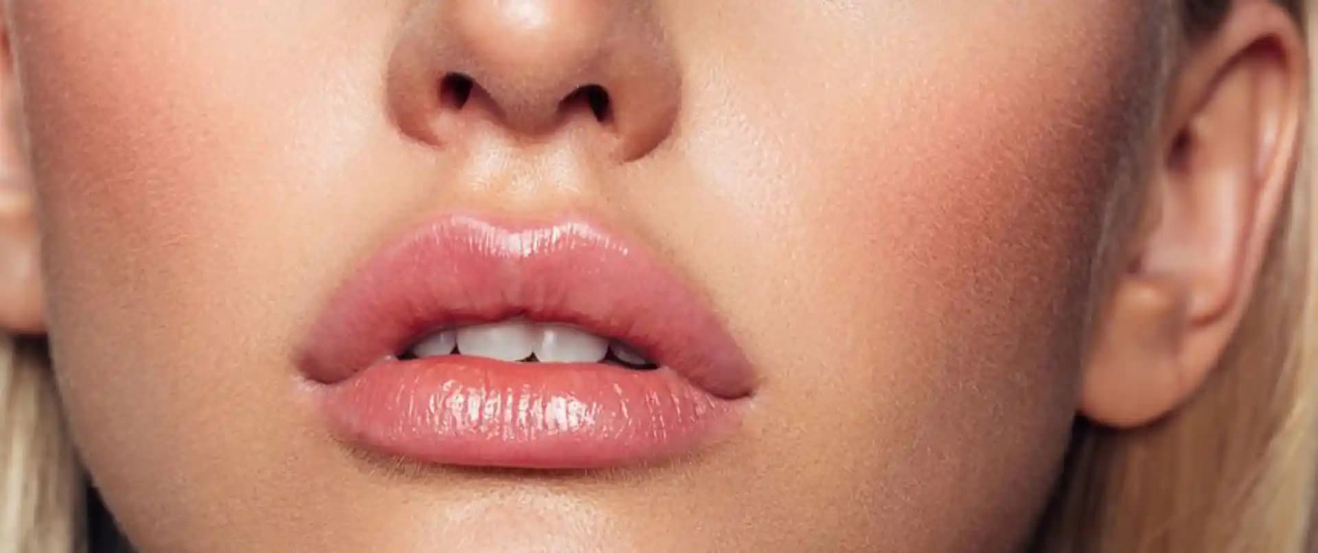 Nemli ve Işıltılı Bir Cilt İçin Doğru Bakım ve Ürün Seçenekleri