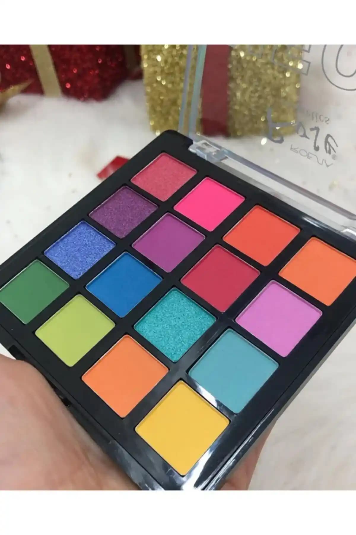 Neon ve Glitter Göz Farı Paletleri: Renk Seçenekleri ve Kullanım İpuçları