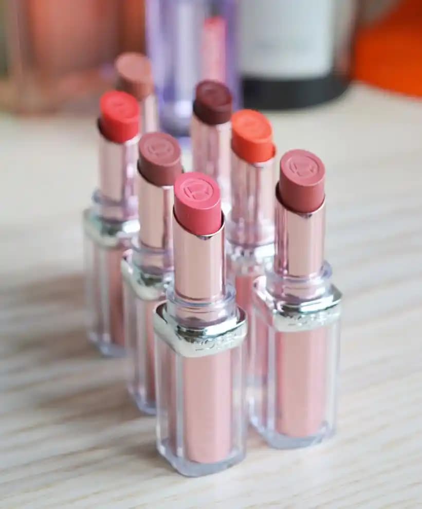 Parlak ve Kalıcı Dudaklar İçin En Etkili Makyaj Yöntemleri ve Ürünler