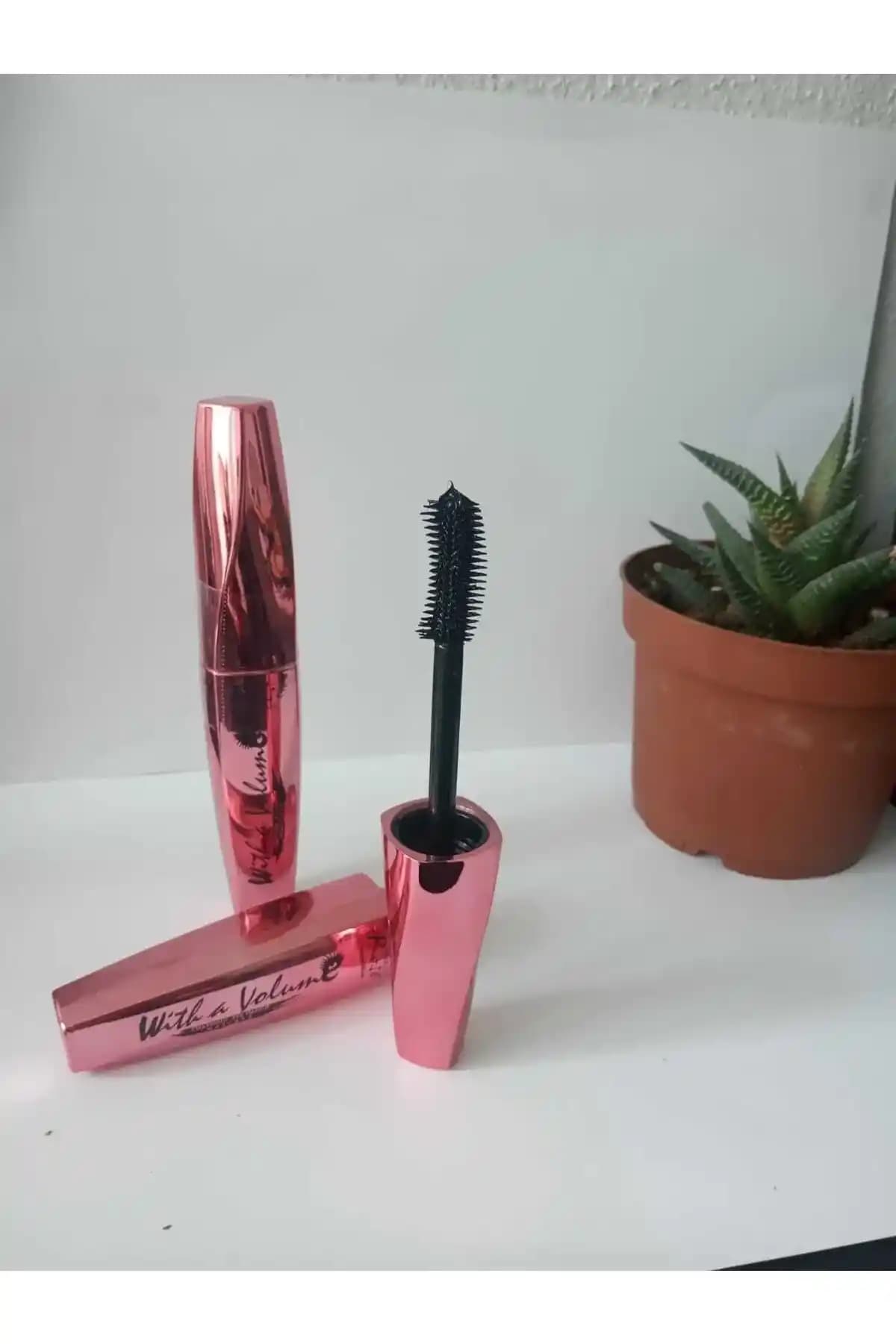 Roesia Rose Cosmetics Maskaraları Hacim ve Uzunluk Sağlayan Güçlü Formüller