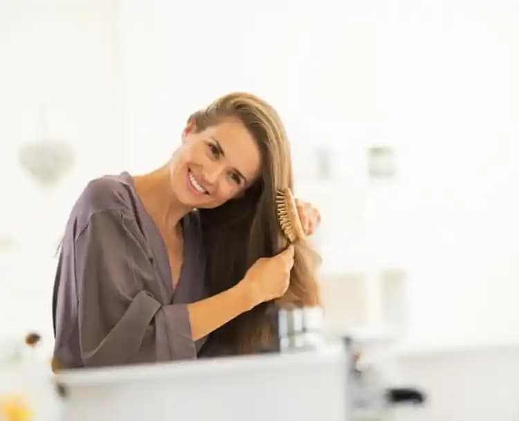 Saç Parlaklığını Artıran Bilimsel ve Doğal Yöntemler ile Sağlıklı Saçlara Ulaşma