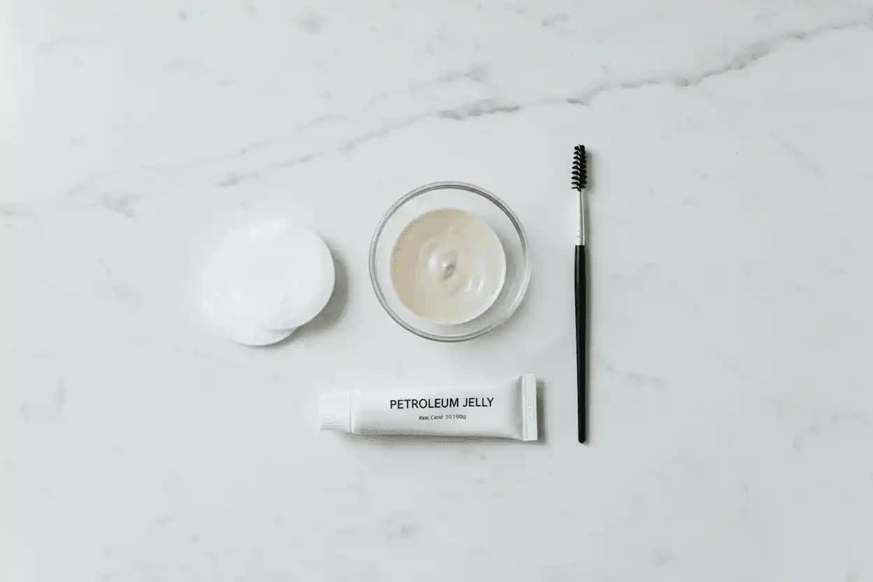 Saç Sağlığını Koruyan Güvenli Renk Açma Yöntemleri ve Doğal Alternatifler