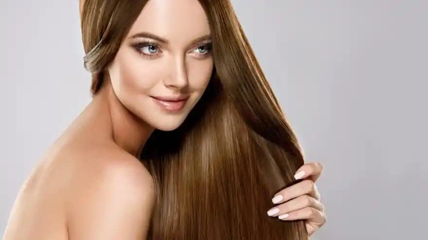 Saçlarda Parlaklık ve Sağlık İçin Bilimsel ve Doğal Bakım Yöntemleri