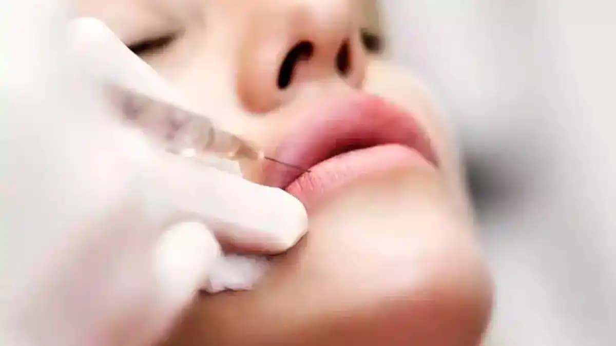 Sağlıklı ve Dolgun Dudaklara Ulaşmanın Yolları: Doğal ve Klinik Yöntemler