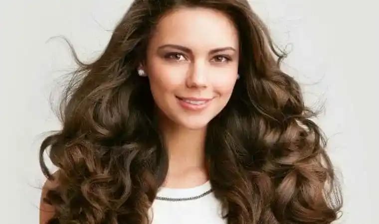 Sağlıklı ve Güçlü Saçlara Ulaşmanın Etkili Yolları ve Bakım İpuçları