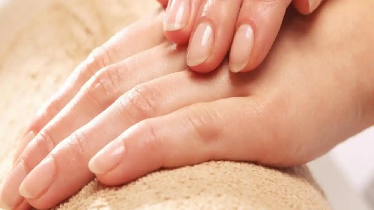 Tırnak Bakımında Doğal ve Etkili Yöntemler Sağlıklı Tırnaklar İçin Rehber