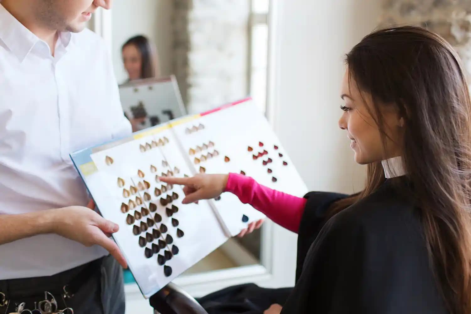 Yaratıcı Saç Boyası Renkleri ve Trendler 2025 Yılında Nasıl Uygulanır