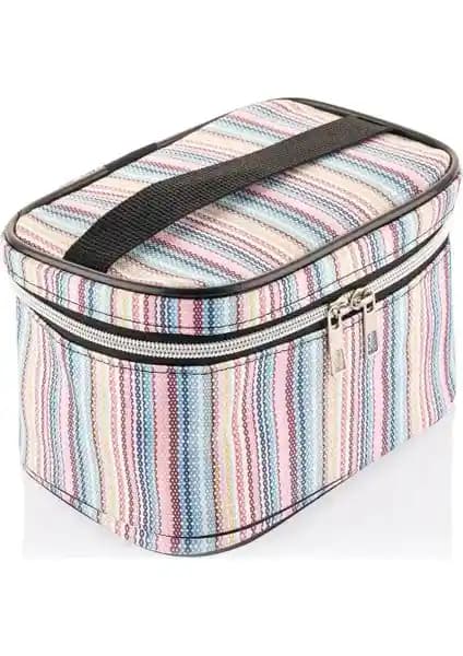 İki Popüler Seyahat Makyaj Çantasının Karşılaştırması ve Hangi Ürünün Daha Uygun Olduğu