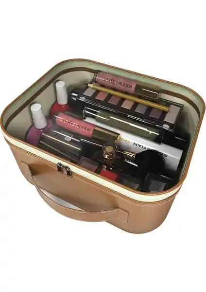 Makyaj Çantası Seçerken Dikkat Edilmesi Gerekenler: Akselife ve Bahels Modellerinin Karşılaştırması