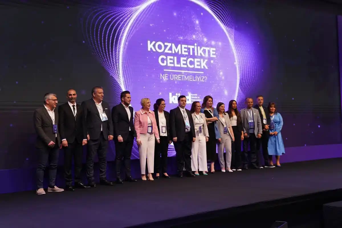 Yapay Zeka ile Kozmetik Sektöründe Yenilikler ve Gelecek Perspektifleri