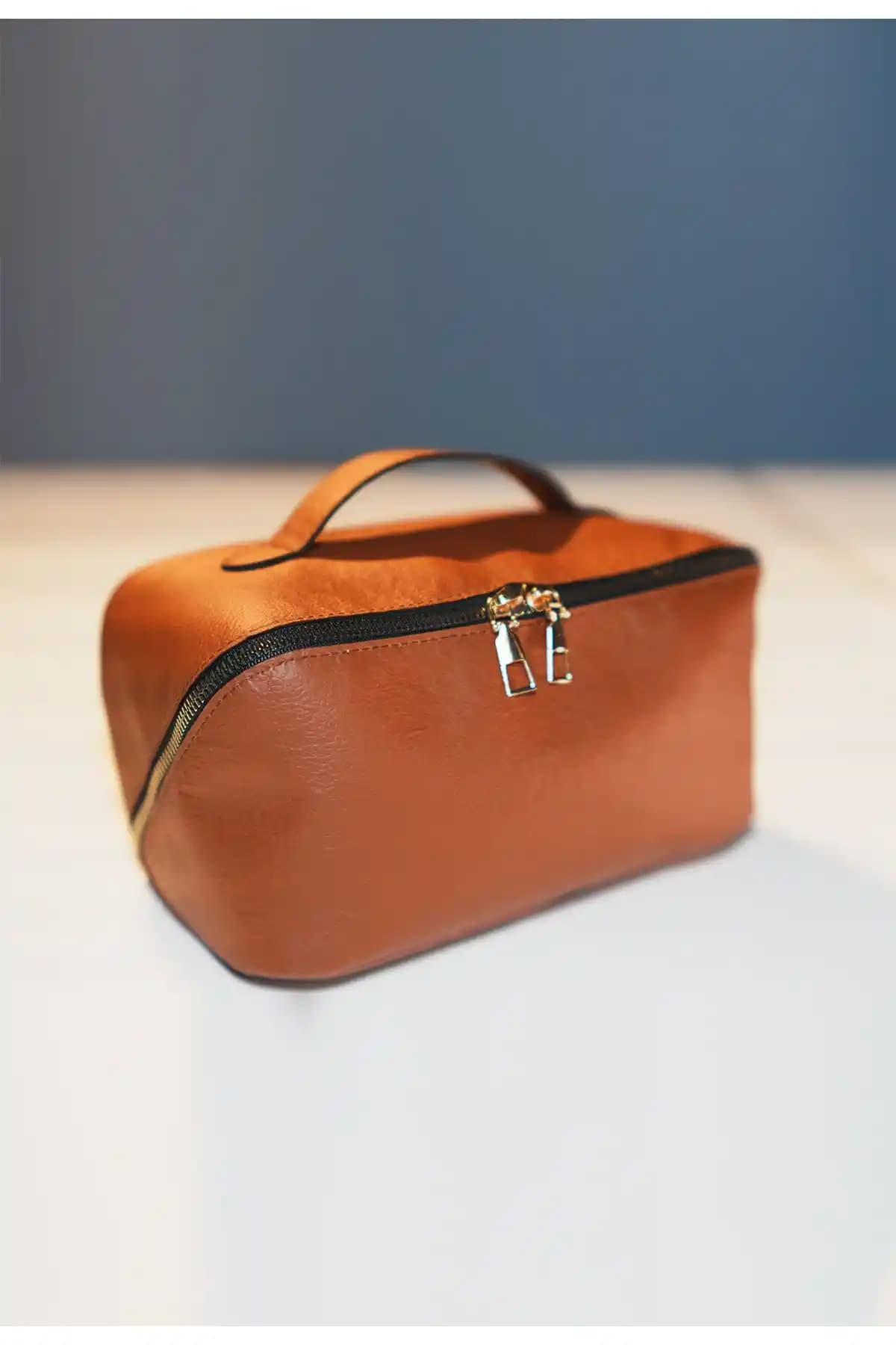 Arnee İç Bölmeli Büyük Seyahat Kozmetik Bakım Çantası Şık ve Dayanıklı Tasarım