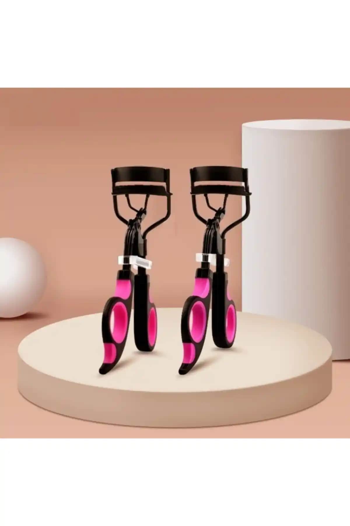 En İyi Kirpik Kıvırıcılar Karşılaştırması: Silikon Uçlu ve Elektrikli Modeller