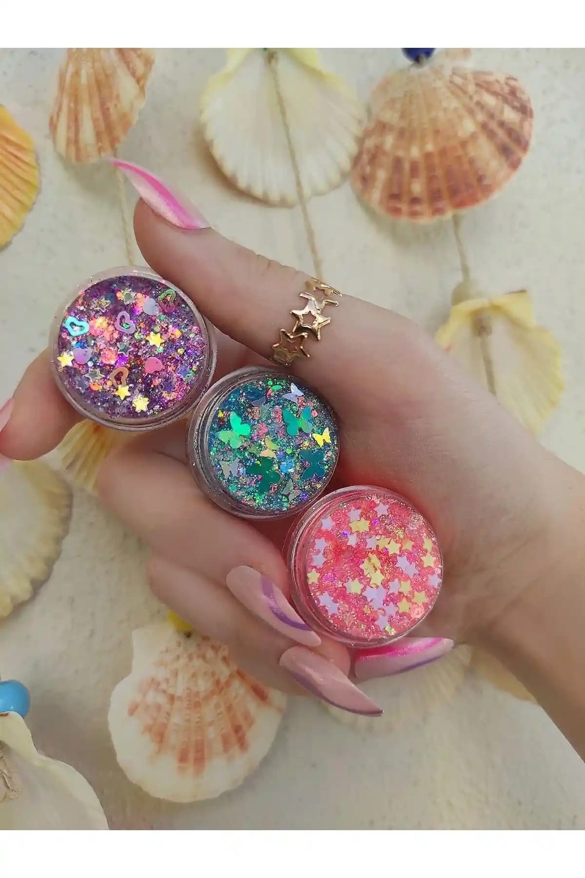 Göz Makyajında Parlaklık ve Işıltı İçin Glitter Far Jel ve Parlak Glitter Karşılaştırması