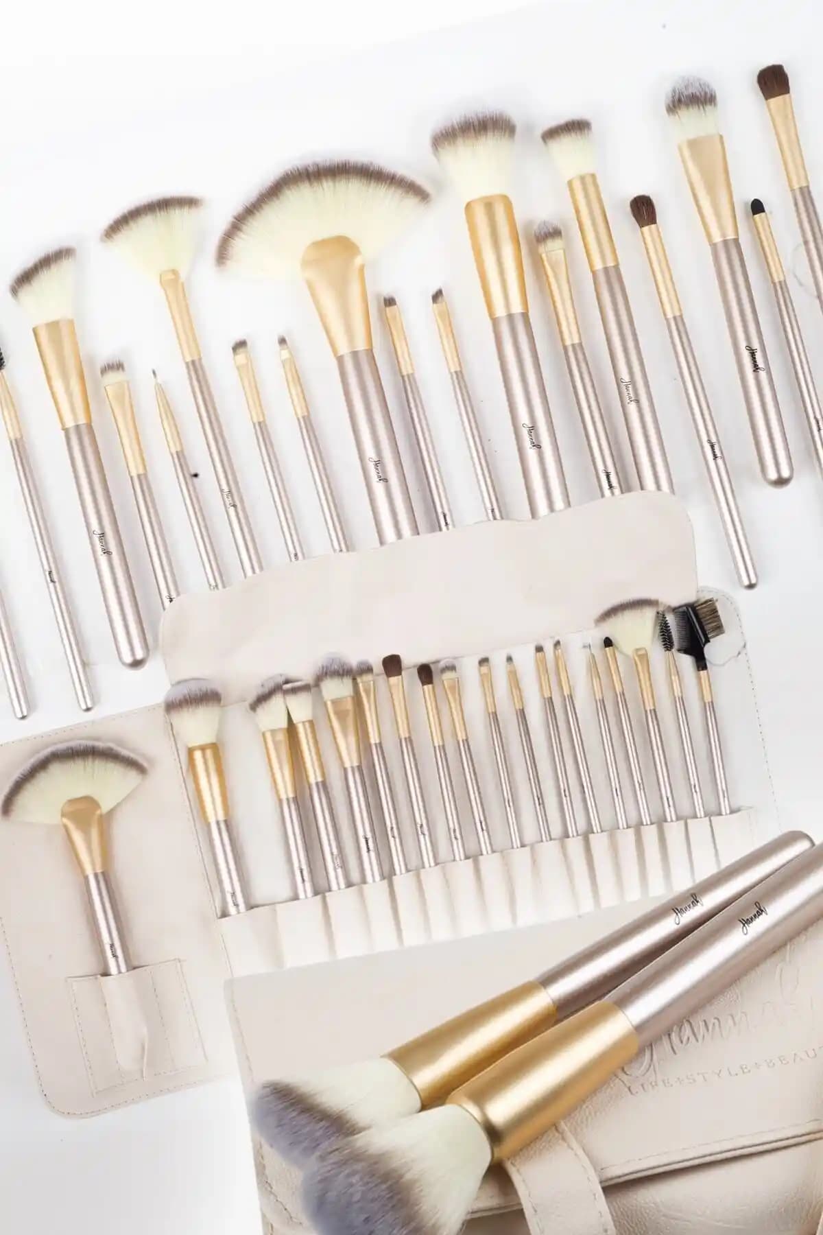 Hannah 18 Parça Makyaj Fırça Seti Şık Tasarımı ve Yüksek Kalitesiyle Profesyonel Kullanım