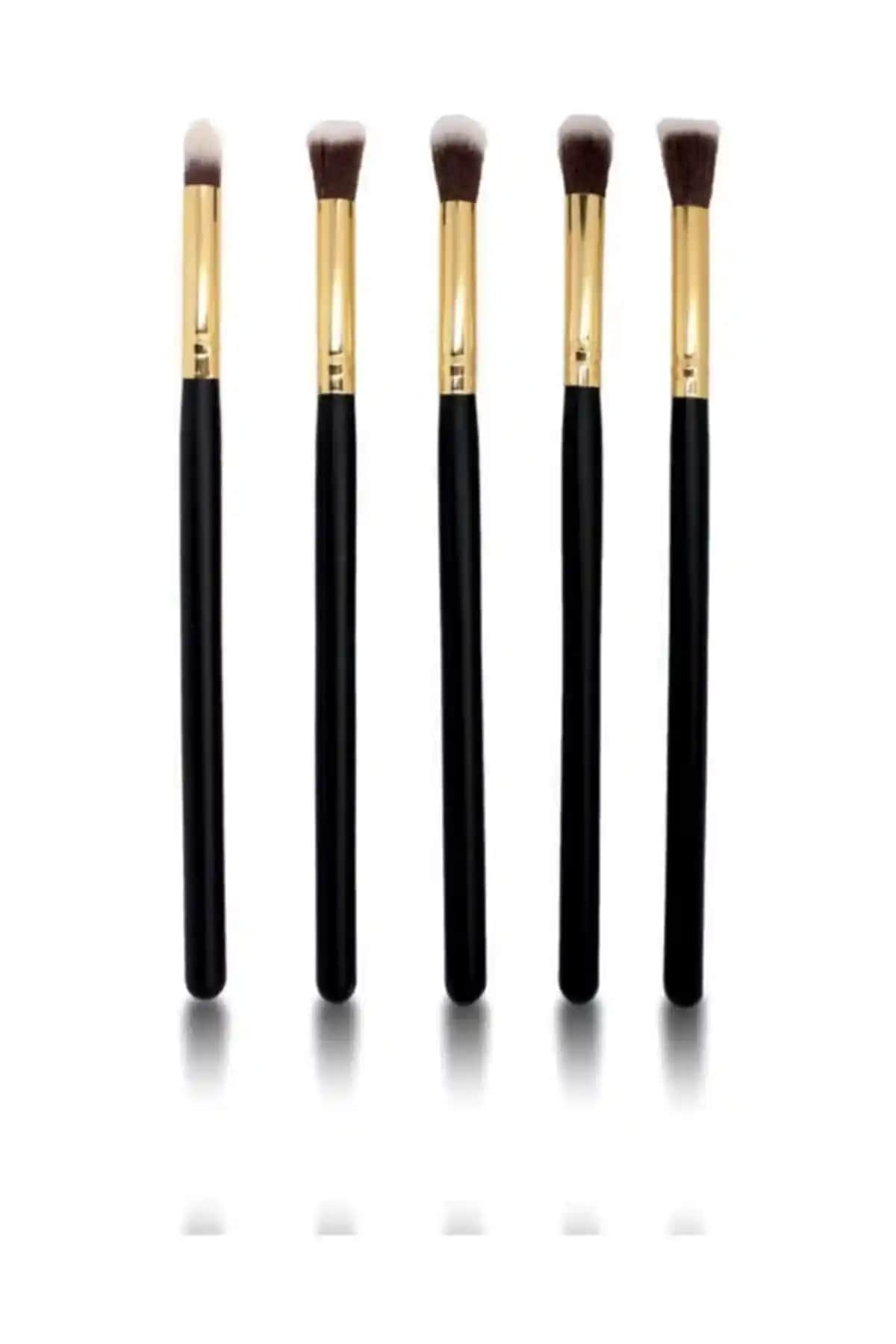 İzla ve Estella makyaj setleri karşılaştırması: Hangi ürün daha iyi performans sağlar