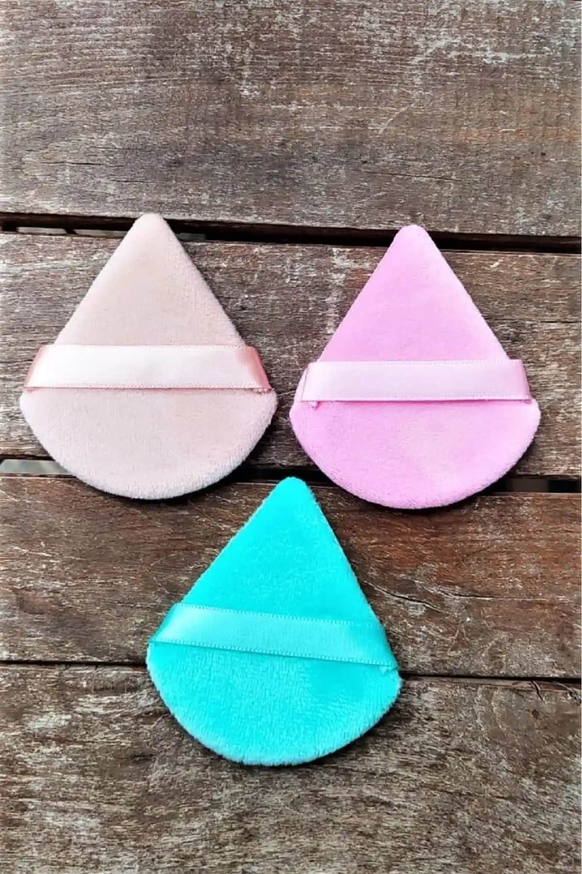 Makyaj Süngeri Karşılaştırması: MONİCATİME OCN Pudra Ponpon ve Muggio Parmak Süngerleri