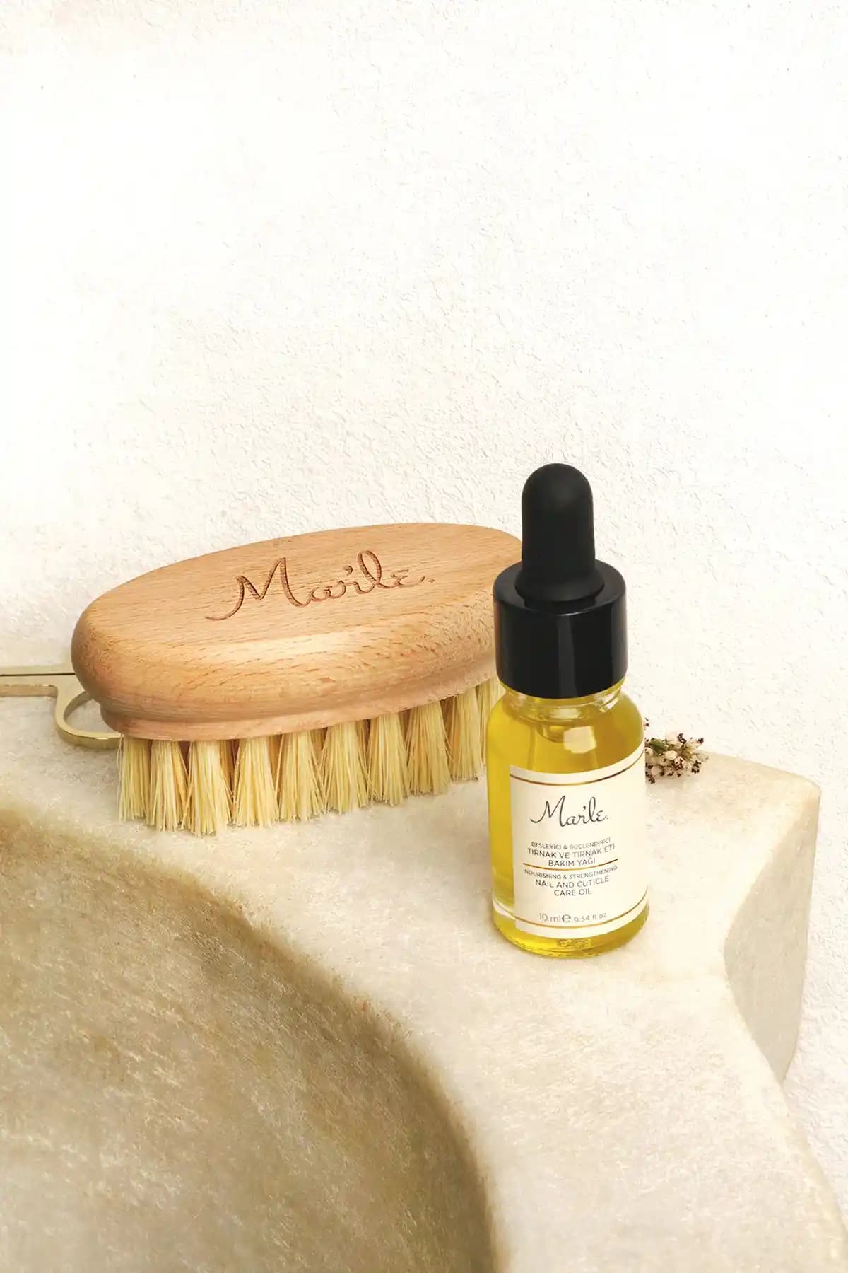 Mar’le %100 Doğal Tırnak Bakım Seti: Güçlendiren ve Parlatan Doğal Çözüm