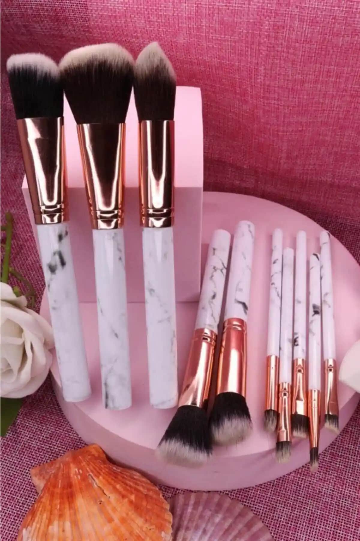 MUJGAN 10'lu Makyaj Fırça Seti: Yüksek Kalite ve Estetikle Makyaj Deneyimini Geliştirin