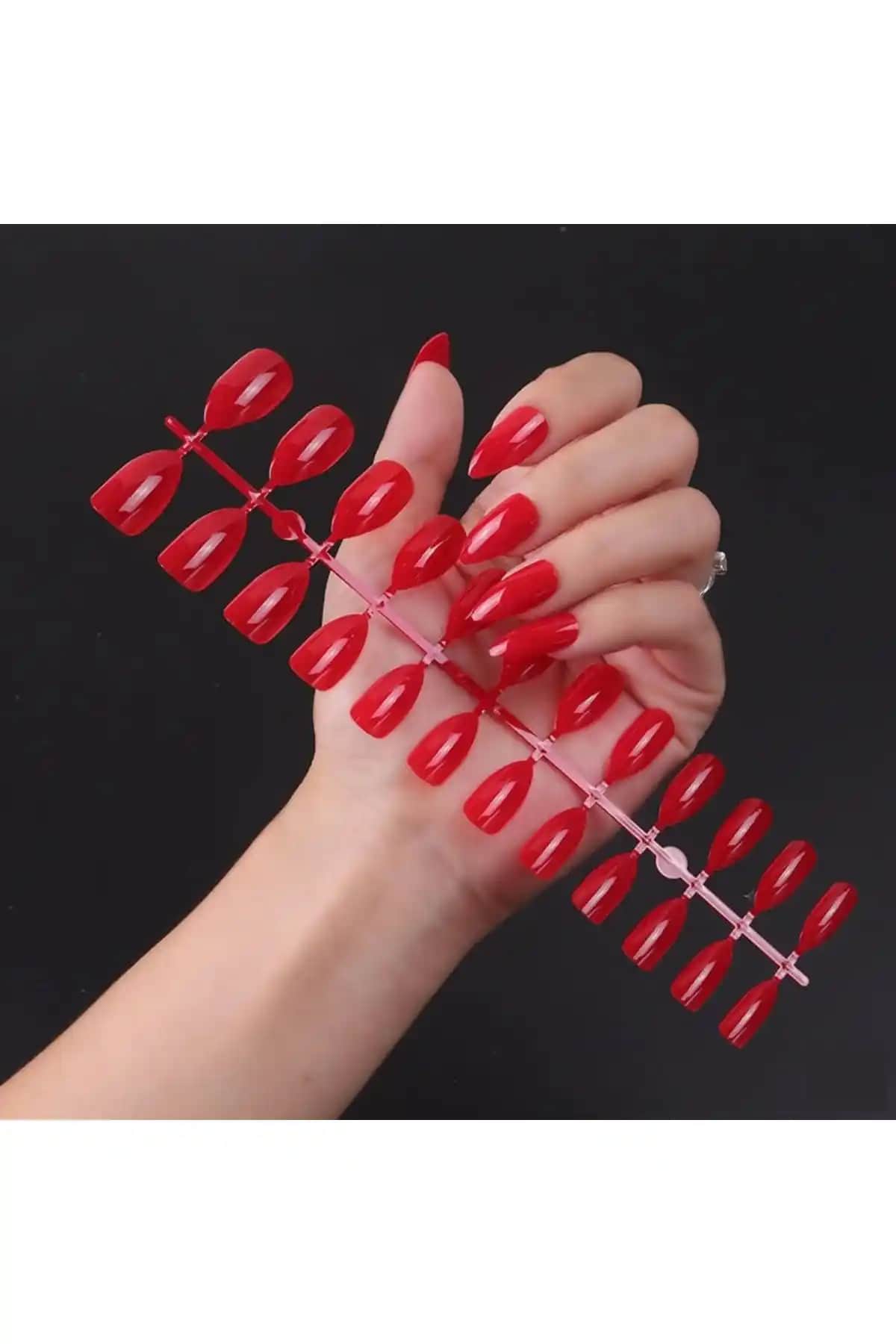 Nail Master 24'lü Badem Takma Tırnak Canlı Kırmızı Renk ve Güvenli Kullanım