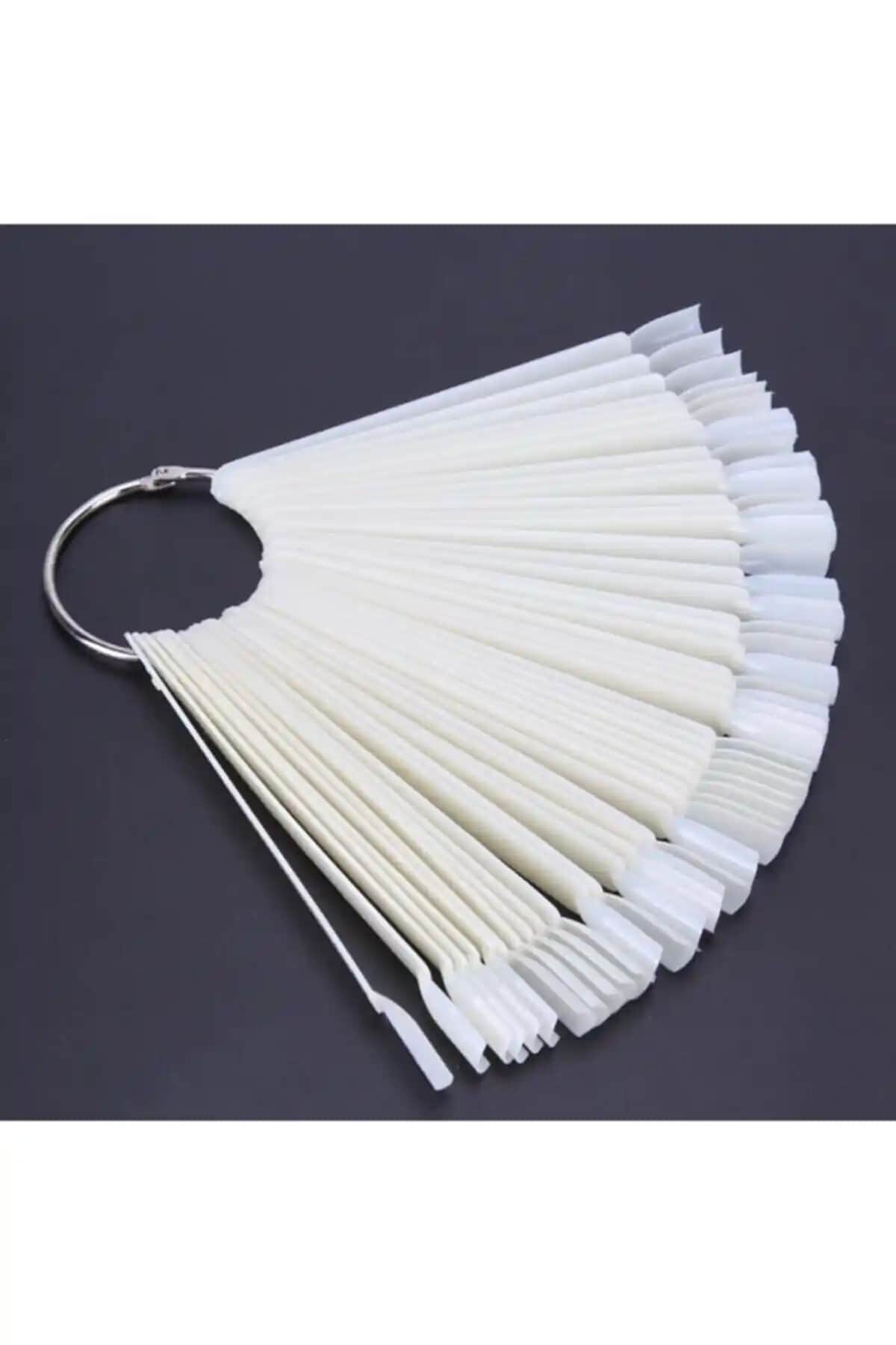 Nail Master 50'li Anahtar Kartela: Renkli ve Dayanıklı Oje Seti