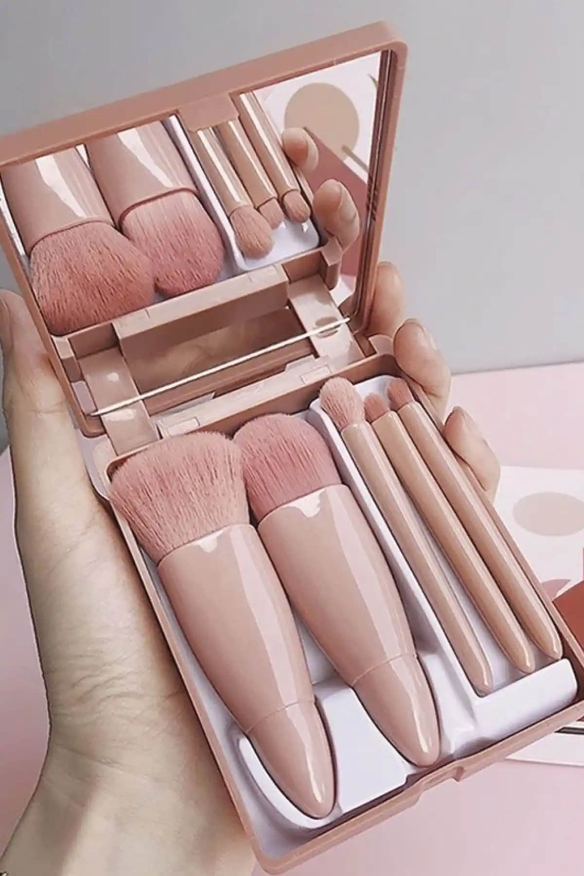 Nera Classy Taşınabilir Aynalı 5'li Makyaj Fırça Seti Şıklık ve İşlevselliğin Birleşimi