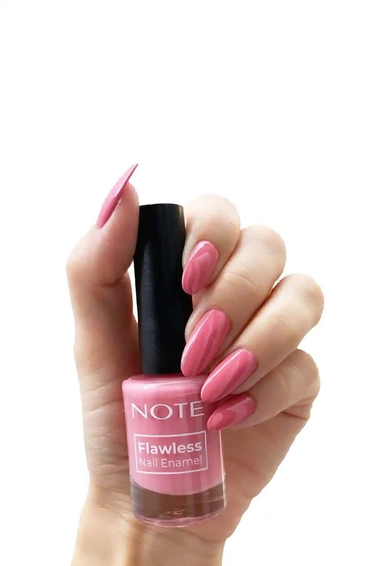 Note Cosmetics Nail Flawless Pembe Oje: Hızlı Kuruyan ve Parlak Görünüm Sunan Günlük Kullanım İçin