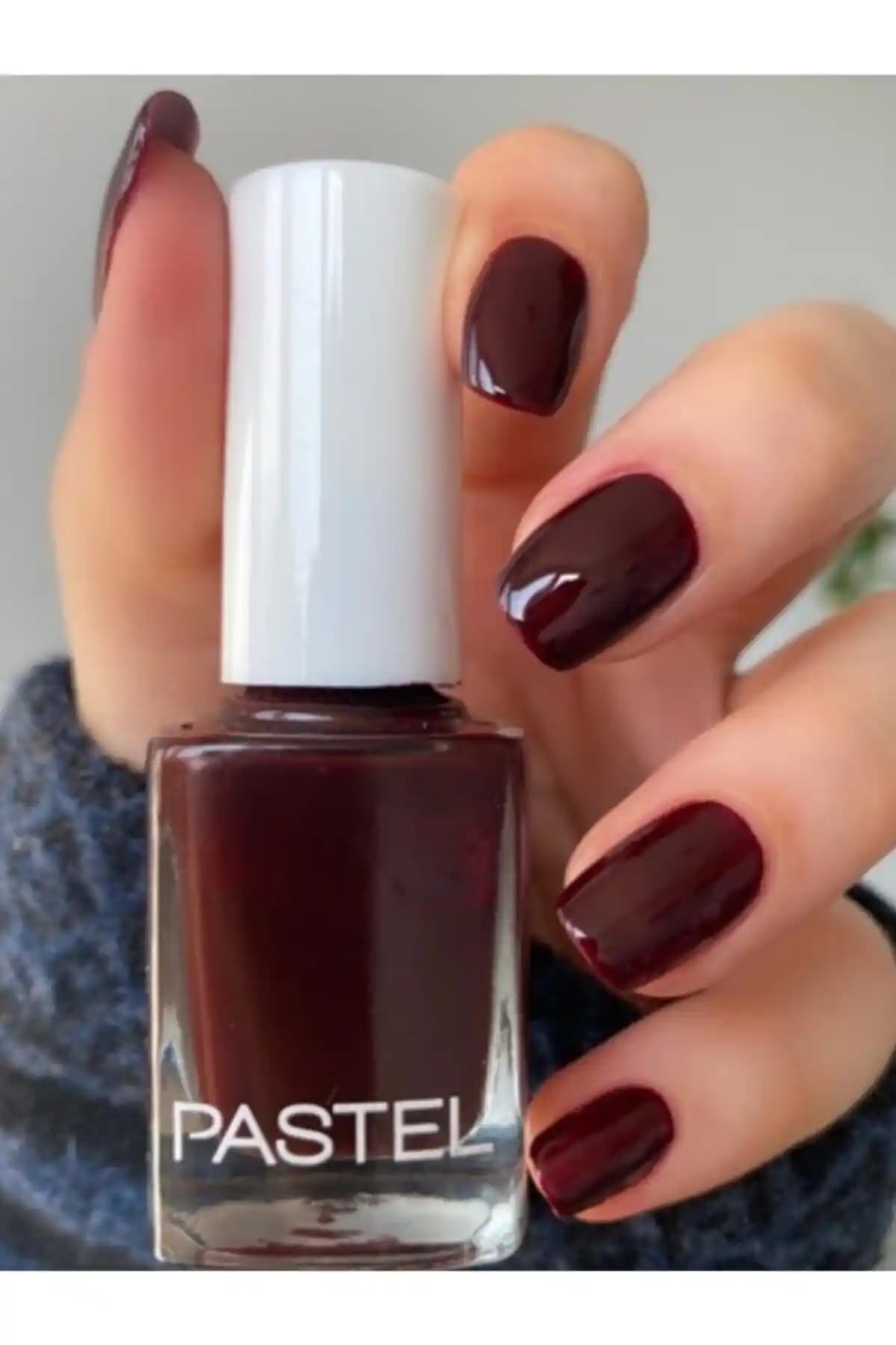 Pastel Oje 80: Parlak ve Şık Pembe Tırnak Cilası Kalite ve Performansıyla Öne Çıkıyor