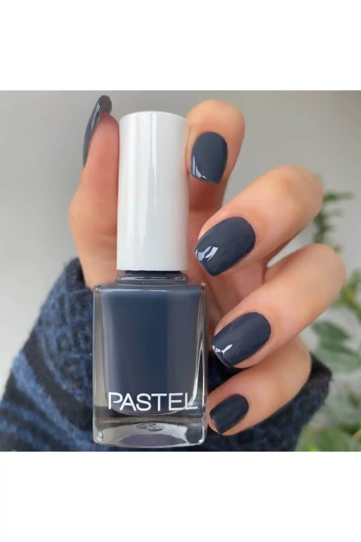 Pastel Oje N0:13 Gri: Modern ve Şık Mat Renk Seçeneği for Günlük ve Özel Kullanım