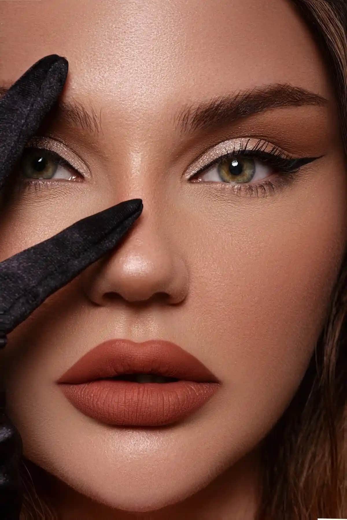 S'GLAM Liquid Lipstick Ruj Seven 777: Kalıcı ve Şık Doğal Görünüm İçin Uygun Renkli Ruj