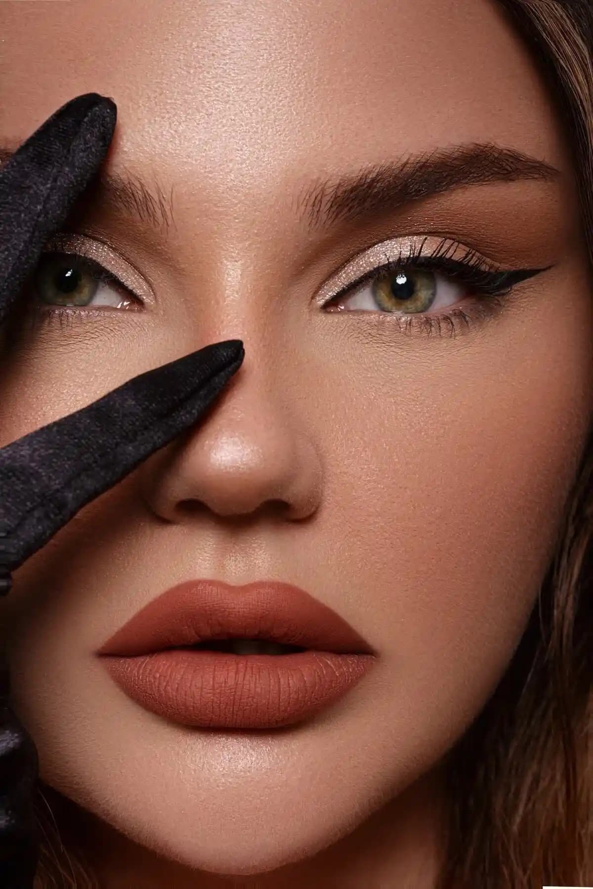 S'GLAM Liquid Lipstick Ruj Seven 777: Kalıcı ve Şık Doğal Görünüm İçin Uygun Renkli Ruj