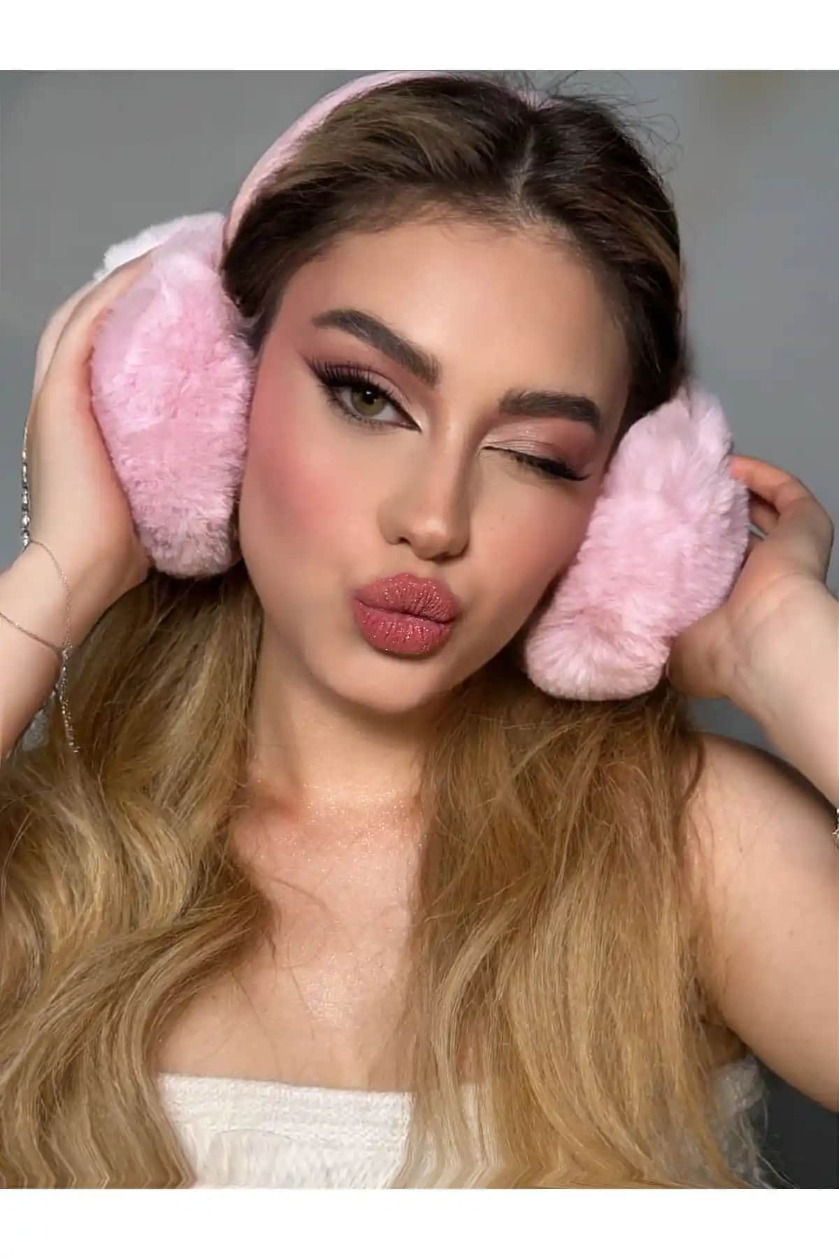 Shimmer Debon Lip Kit: Uzun Süre Kalıcı Parlak Dudaklar İçin Güncel Makyaj Seti