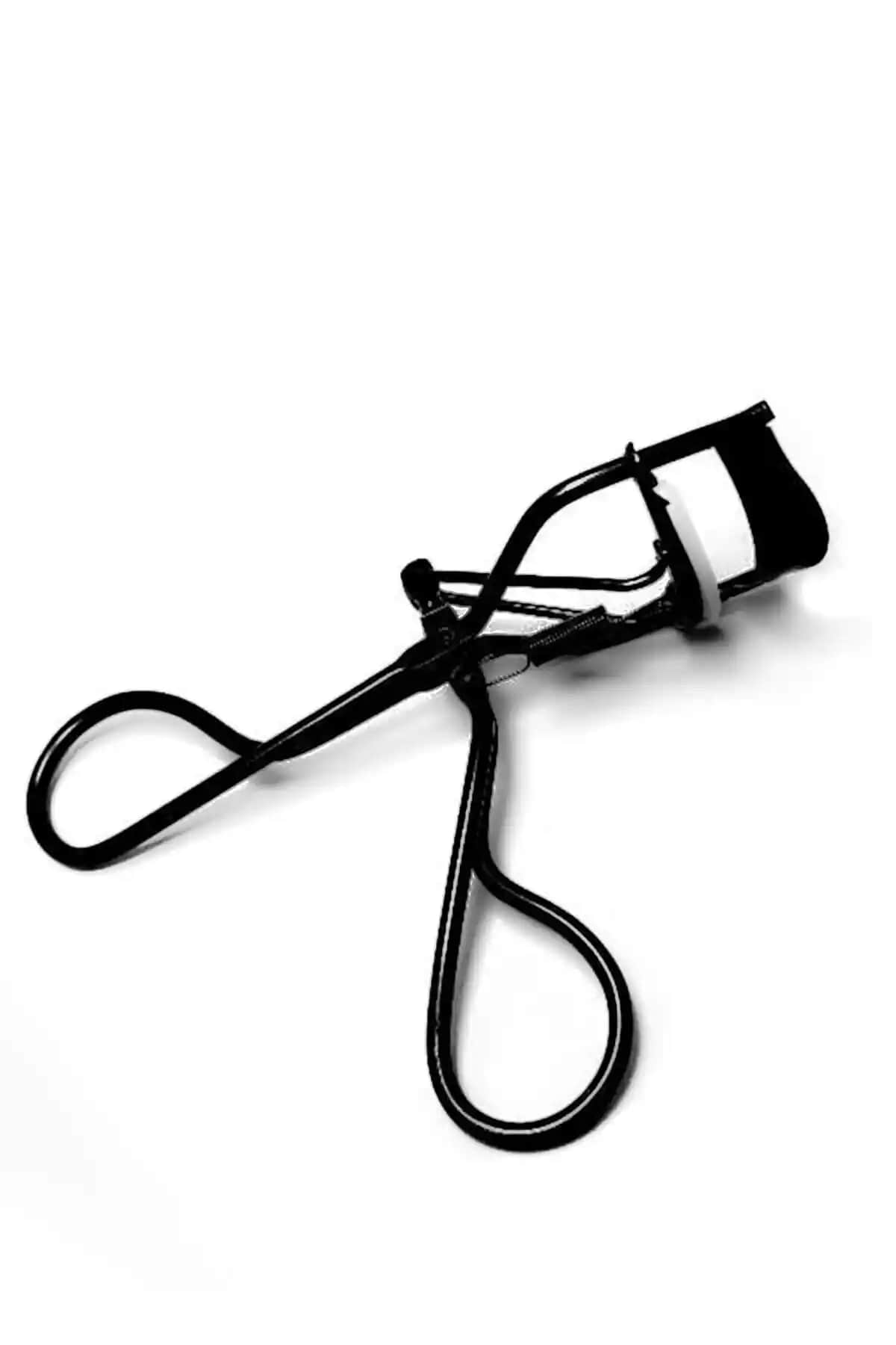 xp Studio Kirpik Kıvırıcı ile doğal ve etkili kirpik kıvırma deneyimi