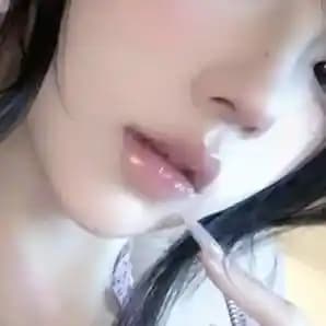 Asya Güzelliğinde Doğal ve Parlak Dudak Renkleri İçin Etkili Ürün Önerileri