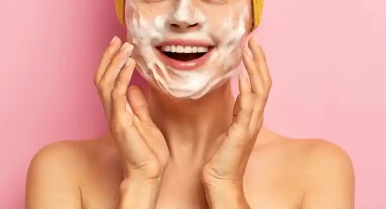 Cilt Tipine Uygun 5 Etkili Cilt Bakım Ürünü ve Kullanım Nedenleri