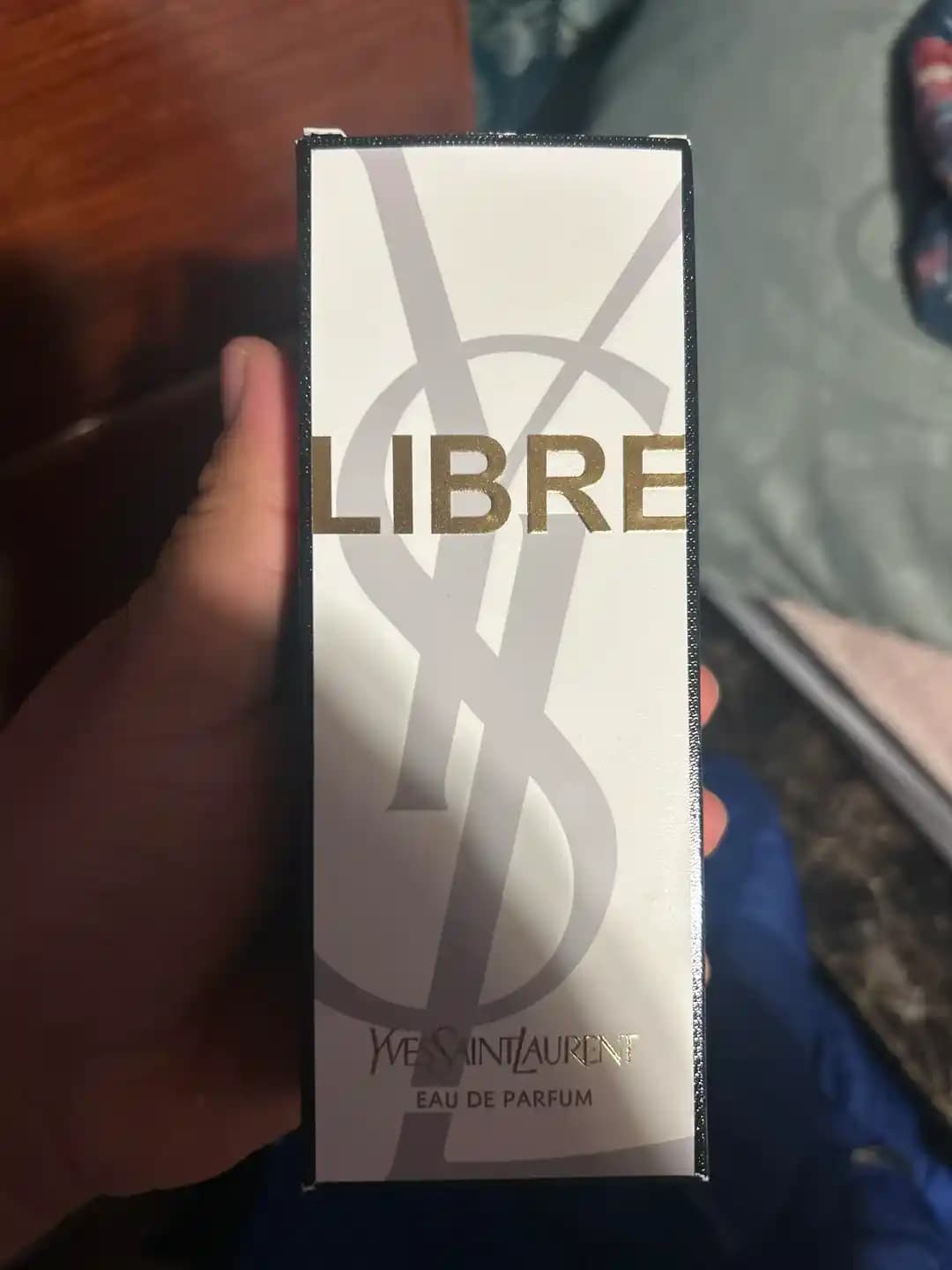 Eşiniz İçin Doğru Parfüm Seçimi: Tercihler, Öneriler ve Deneme Yöntemleri