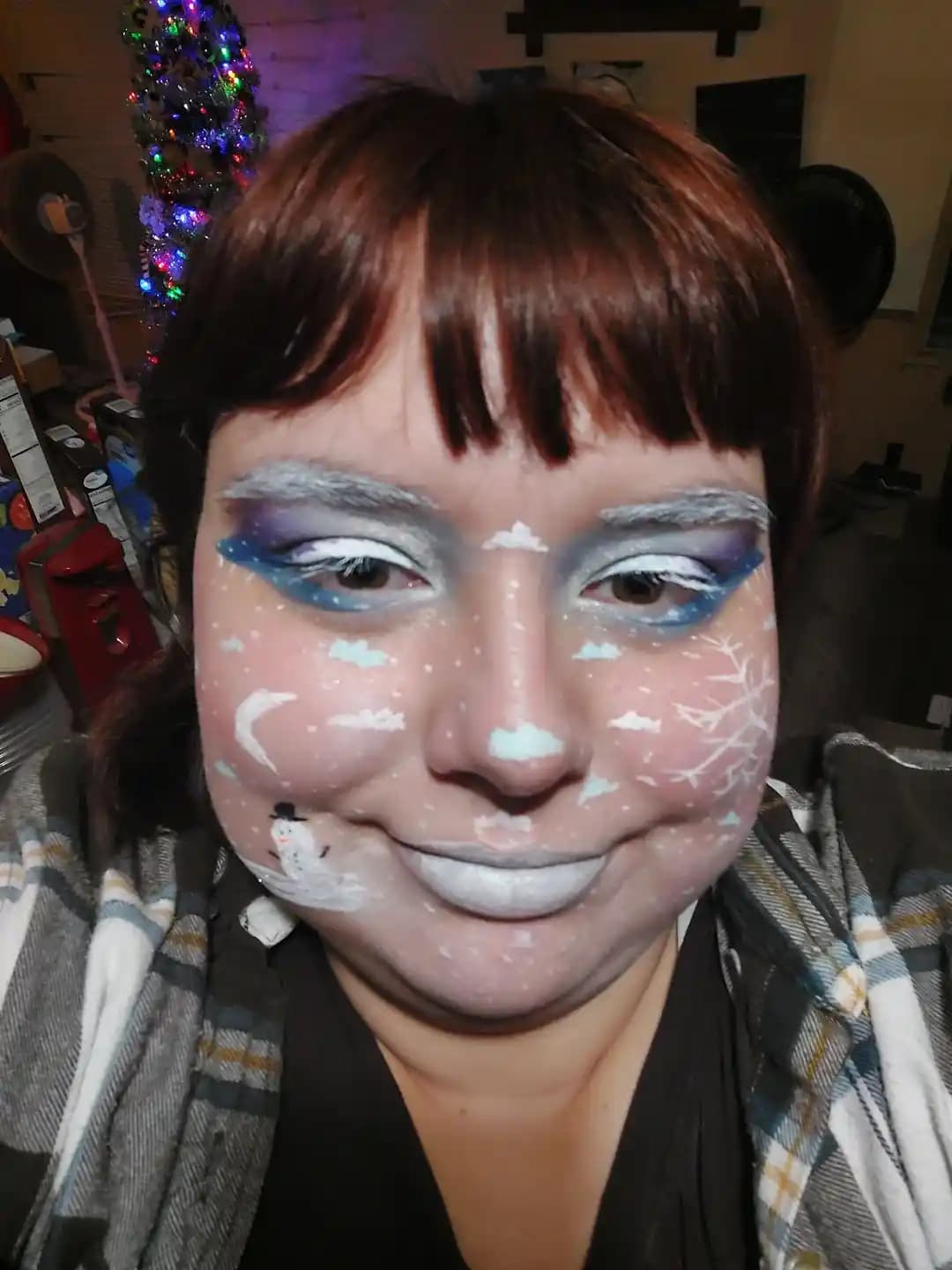 Kış Temalı Makyajda Kullanılan Ürünler ve Uygulama Teknikleriyle Parlak Görünüm