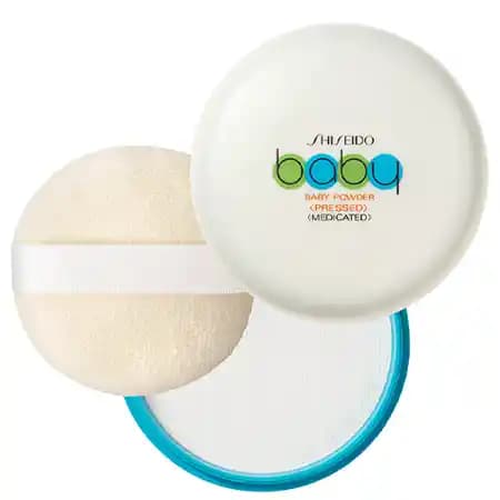 Shiseido Medicated Baby Powder'ın Ten Rengi Uyumu ve Yağ Kontrolündeki Etkileri