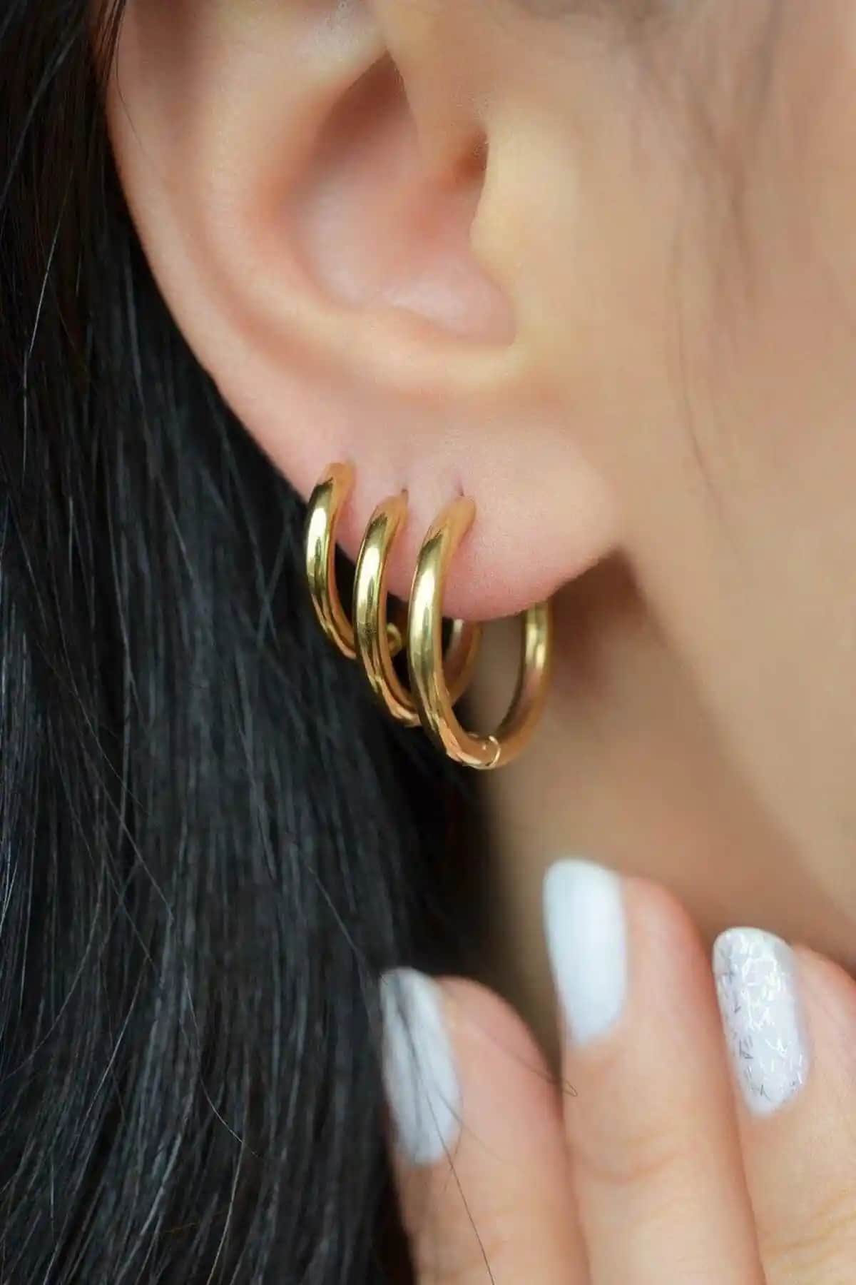 3'lü Altın Renkli Çelik Halka Küpe Seti Günlük ve Şık Kullanım İçin Uygun