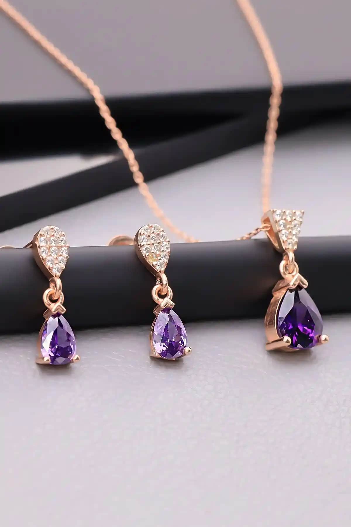 925 Ayar Gümüş Ametist Taşlı Damla Kolye ve Küpe Seti Zarif ve Dayanıklı Tasarım