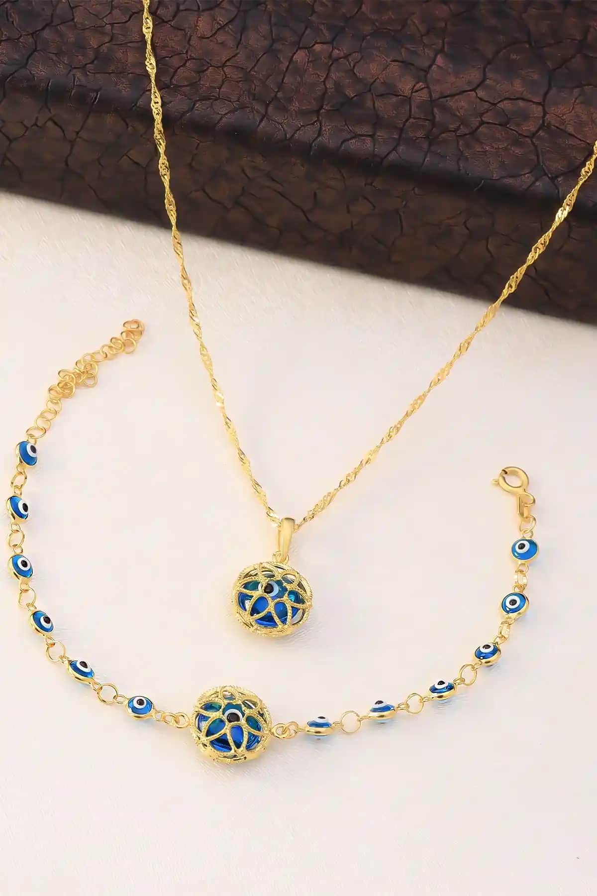 925 Ayar Gümüş Nazar Seti: Zarif ve Modern Takı Tasarımıyla Koruyucu Aksesuar