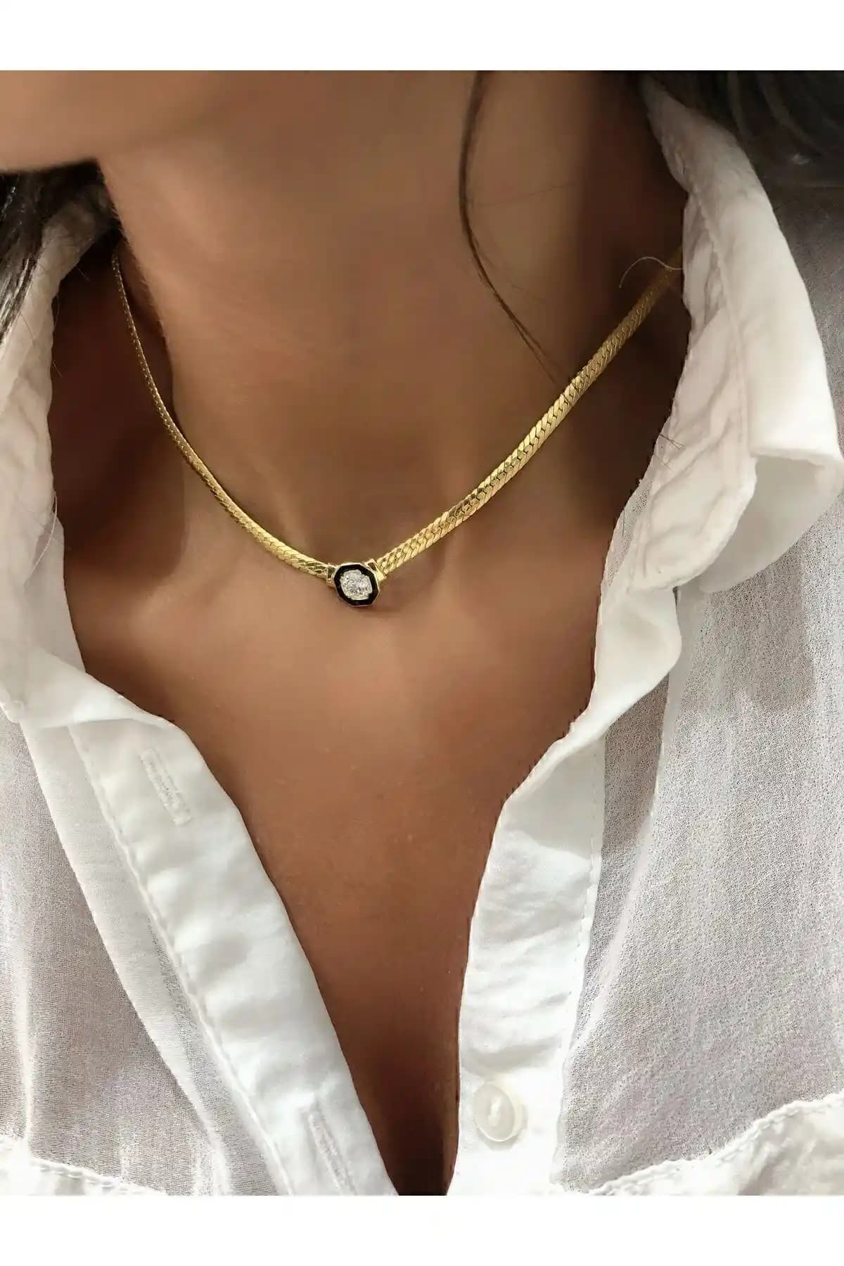 925 Ayar Gümüş Serenay Sarıkaya Tasarımı Hasır Ortası Taşlı Kadın Kolye