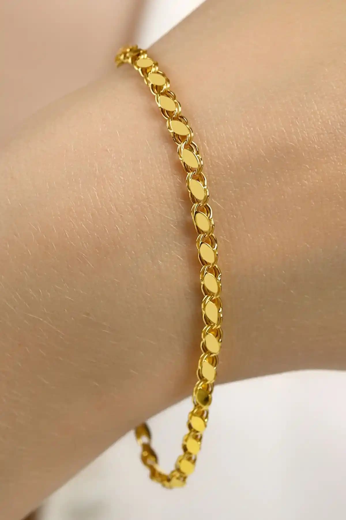 Altınkesesi ve Aytek Gold Yaprak Bileklik Karşılaştırması: Özellikler ve Kullanıcı Yorumları