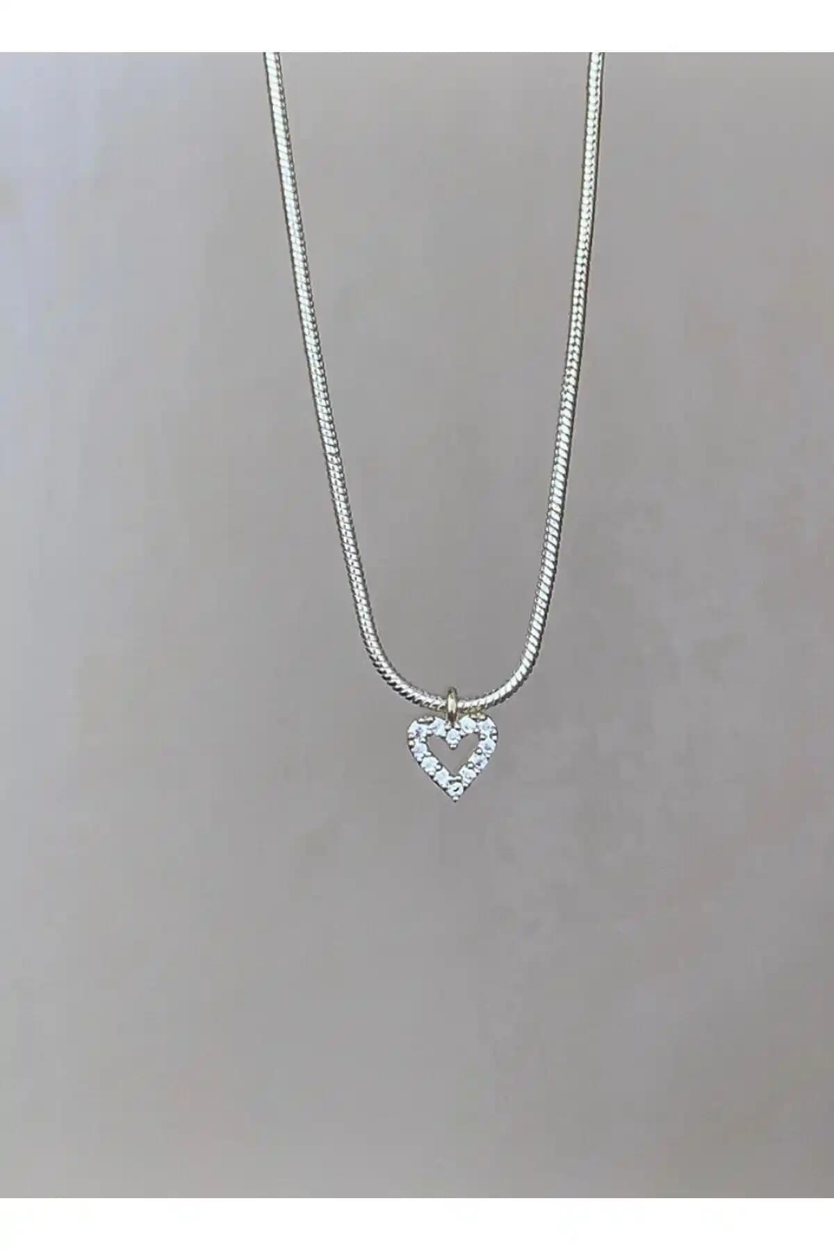 Asia by Leuvoié Gümüş Kaplama Zirkon Taşlı Kalp Kolye Şık ve Zarif Tasarım