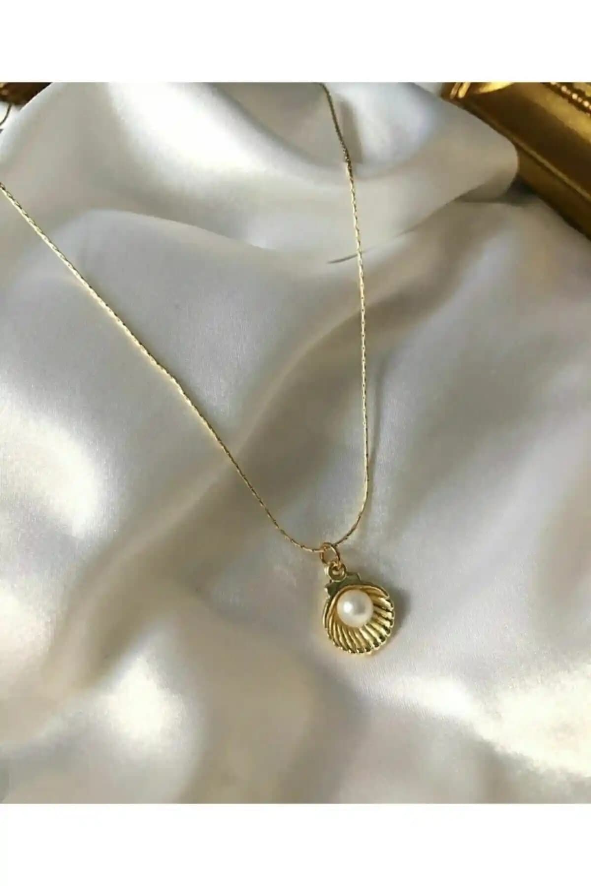 Asia Chic Incili Deniz Kabuğu Kolye: Zarif ve Doğal Tasarım ile Şıklığa Katkı