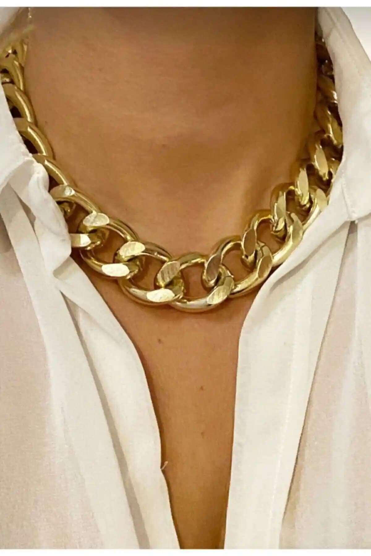 Asia Chic Kalın Zincir Kolye: Modern ve Zarif Tasarımıyla Günlük ve Özel Kullanım İçin