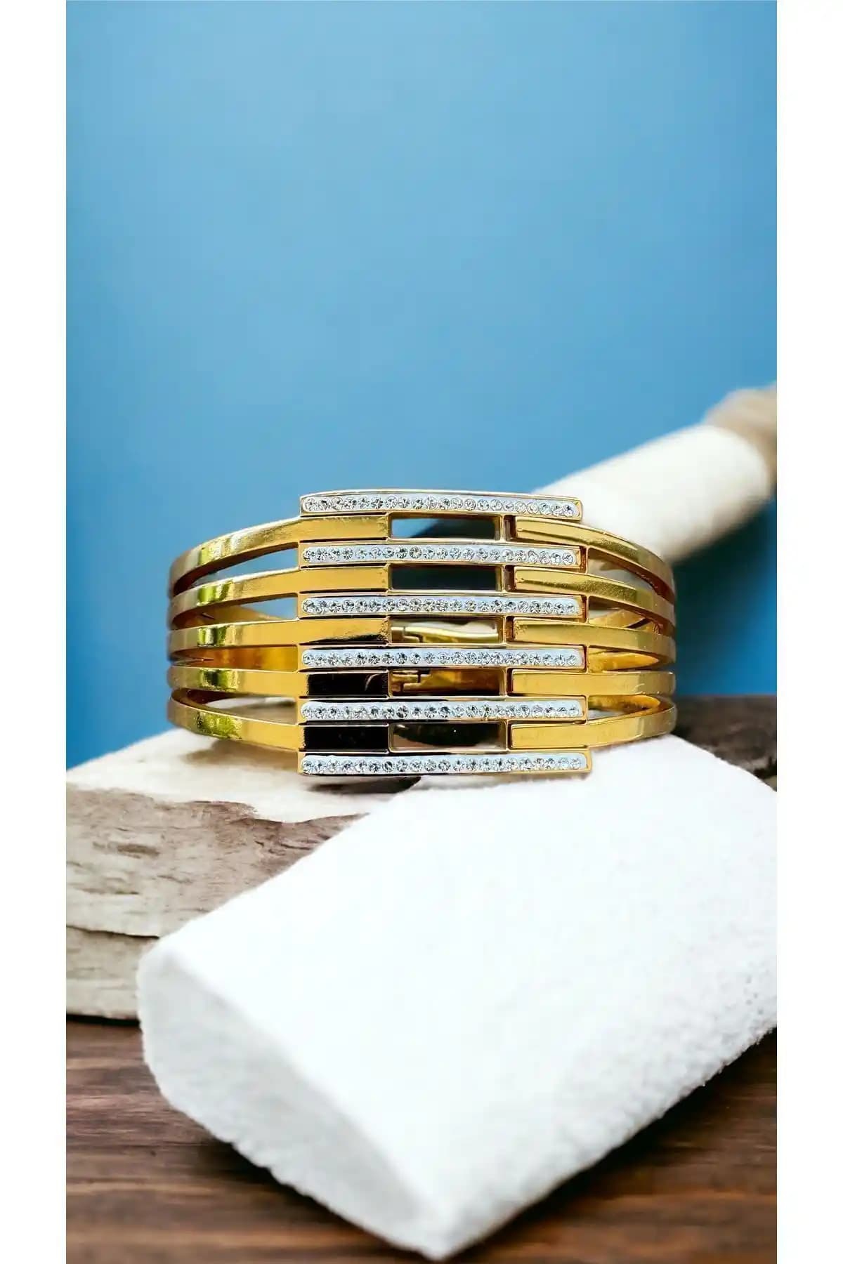 Asya Jewelry Kalın Kaburga Kelepçe Bilezik: Şıklık ve Dayanıklılık Sunan Modern Tasarım