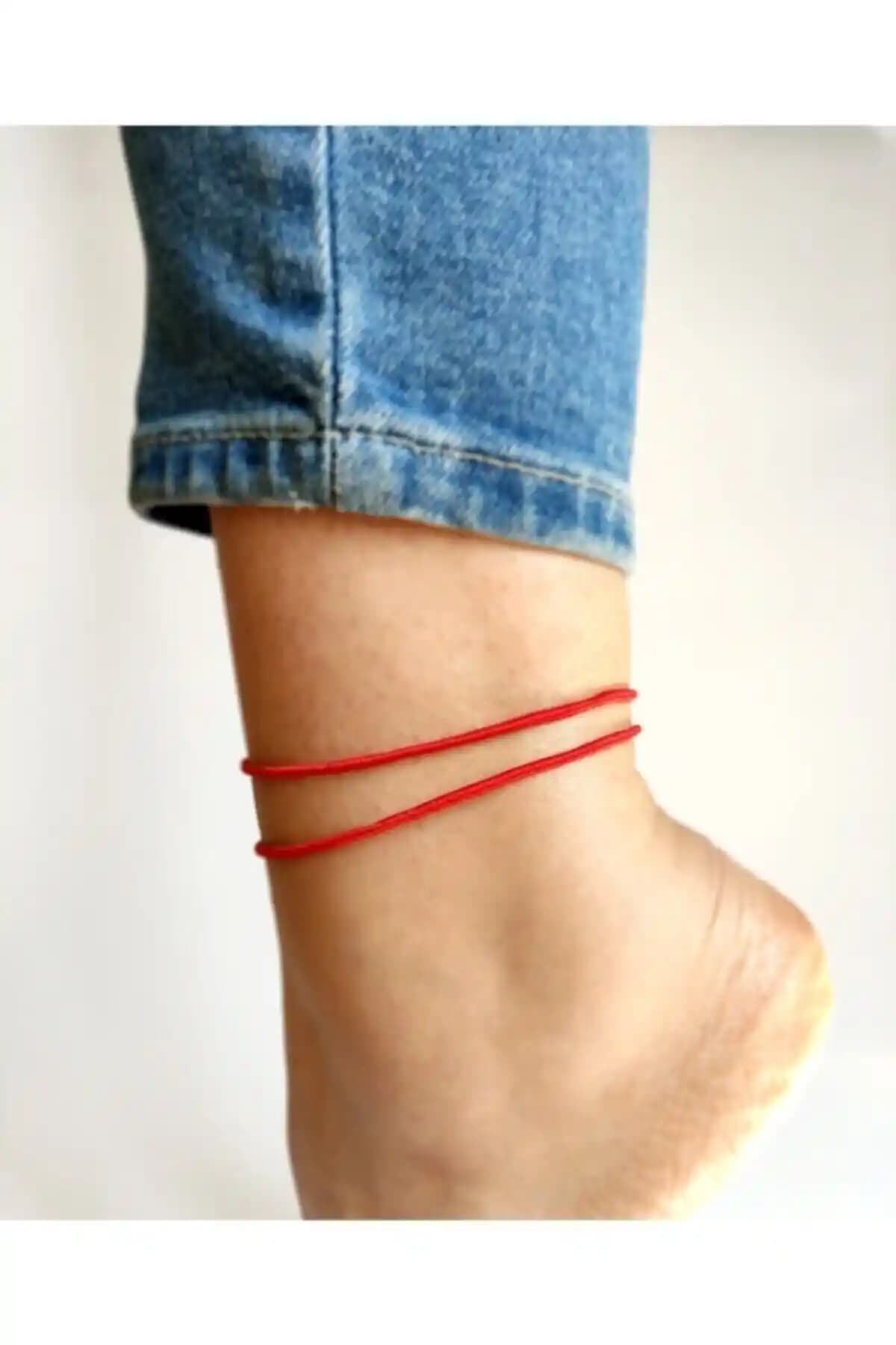 Atölye Merdiven 2'li İp Halhal Seti Kırmızı Renk ve Modern Tasarım ile Öne Çıkıyor