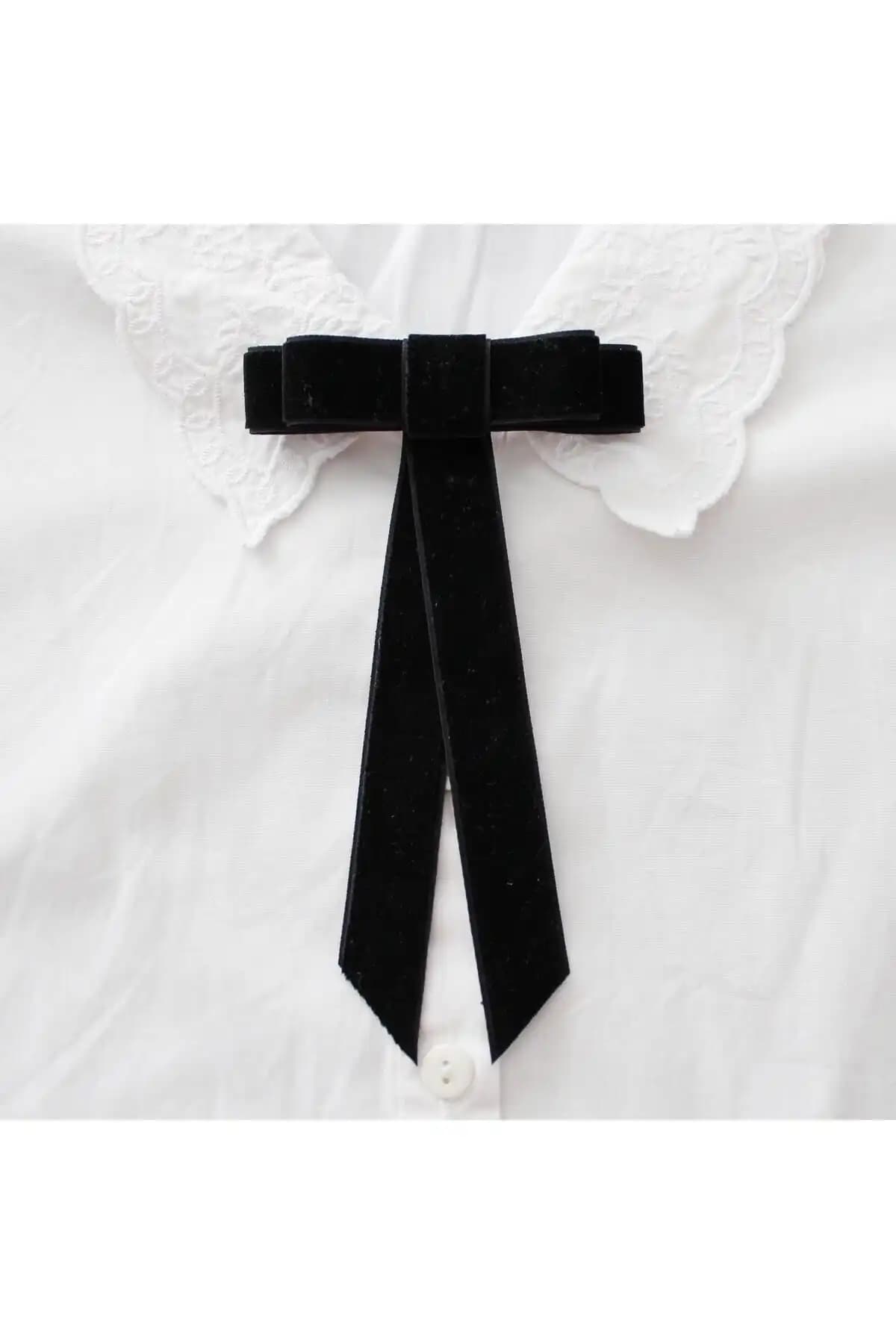 Audra Handmade Carine Kurdele Broş: Şıklık ve Zarafetin Modern Yaka Aksesuarı