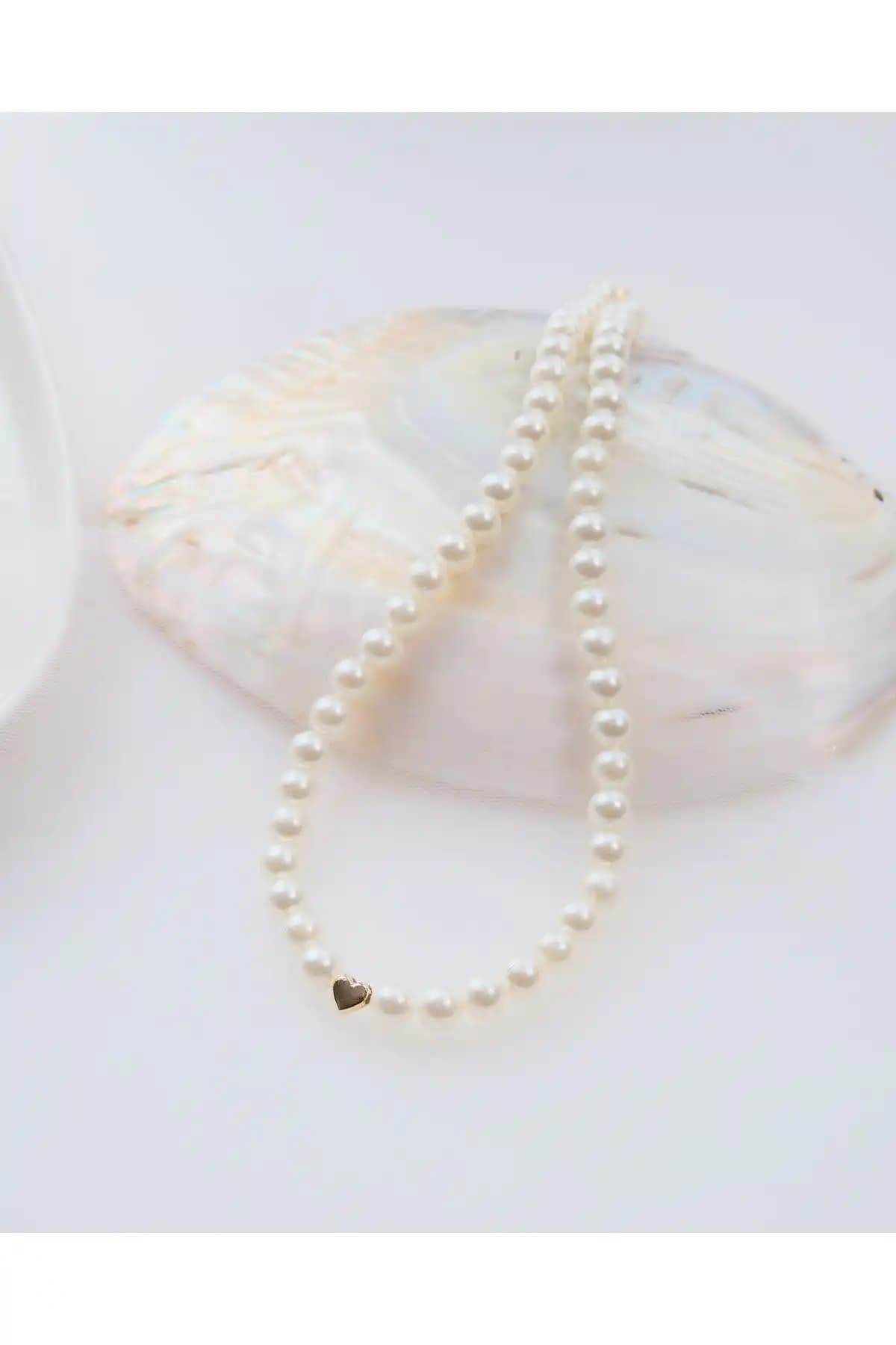 AURRARİ Mini Kalpli Kolye: Zarif ve Dayanıklı Altın Kaplama Takı Önerisi