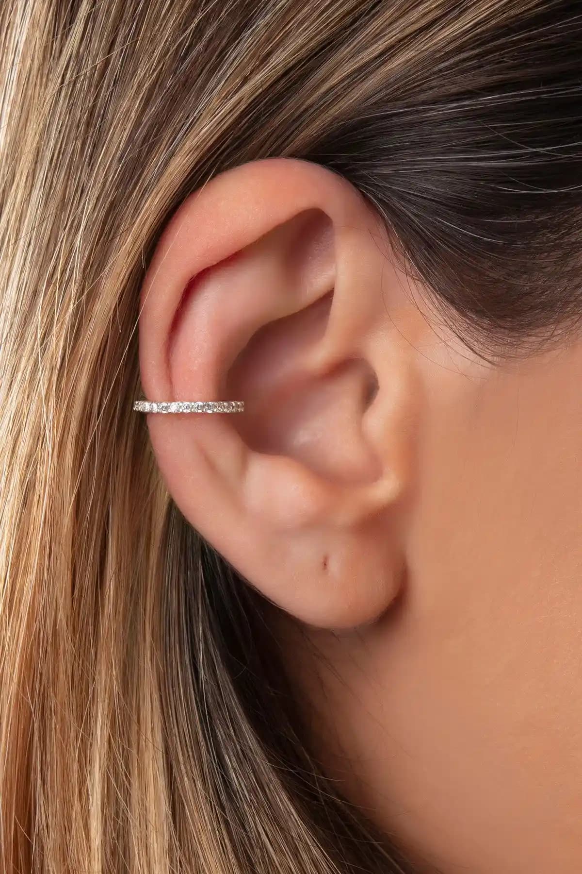 Bilsen Store Gümüş Kaplama Beyaz Zirkon Taşlı Tamtur Kıkırdak Küpe Özellikleri ve Kullanım İpuçları